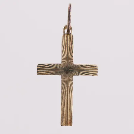 Anheng kors, 21 x 12,8 mm, bredde 0,6 mm, 14K Vekt: 0,8 g Kontakt Lånekontoret for frakt