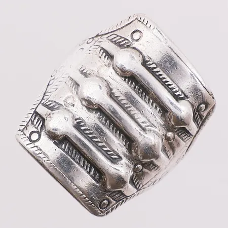 Ring fra David-Andersen, Saga-serien, justerbar, Ø 19,5 mm, bredde 6 - 25 mm, 925S Vekt: 11,6 g Kontakt Lånekontoret for frakt
