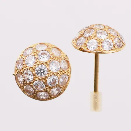 Ett par øredobber med klare dobber, Ø 10 mm, lengde 17 mm, mangler stempel, mangler 1 plaststopper, 18K Vekt: 2,3 g Kontakt Lånekontoret for frakt
