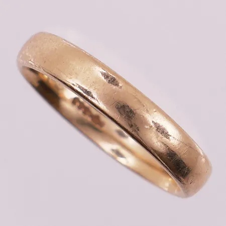 Ring, Ø 20,3 mm, bredde 4 mm, gravert, 14K Vekt: 4,9 g Kontakt Lånekontoret for frakt