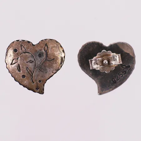 Ett par øredobber forgylt, 11,3 x 11,4 mm, bredde 1,4 mm, noe skjev, 925S Vekt: 2 g Kontakt Lånekontoret for frakt