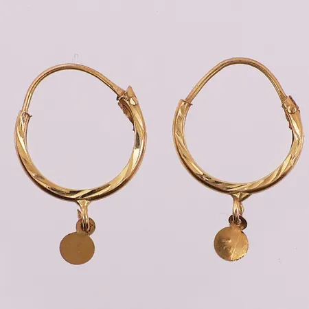 Ett par øredobber, Ø 12,4 mm, bredde 1,7 mm, 21K  Vekt: 1,1 g Kontakt Lånekontoret for frakt