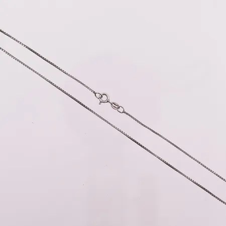 Halskjede veneziansk, lengde 38,7 cm, bredde 0,9 mm, 925S Vekt: 2 g Kontakt Lånekontoret for frakt