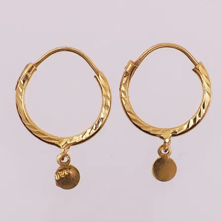 Ett par øredobber, Ø 12,1 mm, bredde 1,8 mm, 21K  Vekt: 1,1 g Kontakt Lånekontoret for frakt