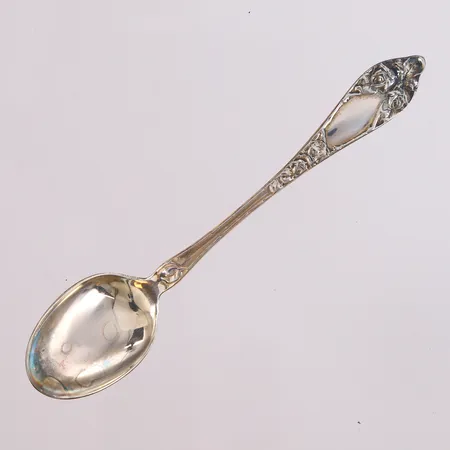 6 teskjeer i opphøiet rose, lengde 11,7cm, Th. Marthinsen, 830S, med boks Vekt: 61,2 g Kontakt Lånekontoret for frakt