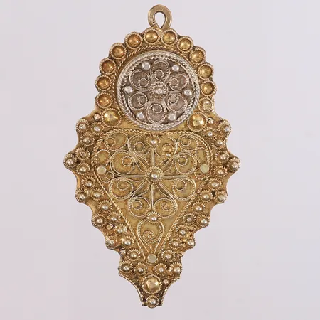 Sølje til Øst-Telemark bunad, 78x45mm, mangler nål/defekt, 830S Vekt: 18,4 g Kontakt Lånekontoret for frakt