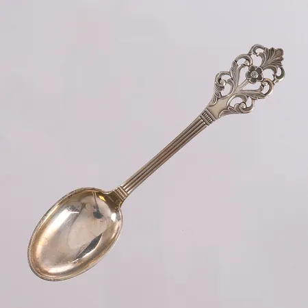 6 teskjeer, Viking rose, lengde 11,4cm, 830S Vekt: 60,1 g Kontakt Lånekontoret for frakt