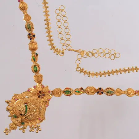 Halssmykke med fargede stener, lengde 64,5cm, bredde 5,4- 59mm, 22K, bruttovekt 31,2g Vekt: 0 g Kontakt Lånekontoret for frakt