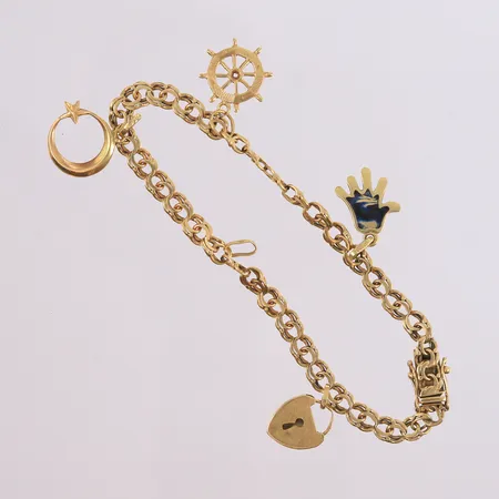 Armbånd bismarck med fire charms, lengde ca 20cm, bredde 5mm, mangler en charm, 14K. Vekt: 12 g Kontakt Lånekontoret for frakt