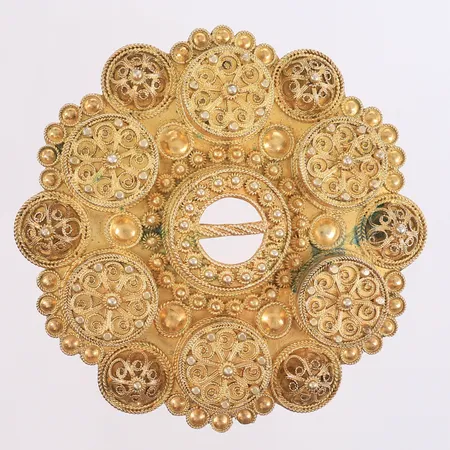 Sølje til Øst-Telemark bunad, 90x88mm, 830S Vekt: 55,8 g Kontakt Lånekontoret for frakt