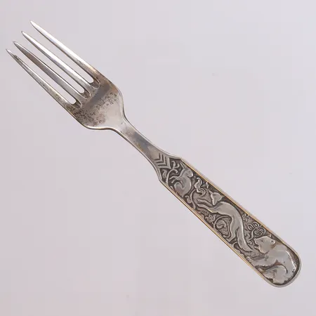 Barnegaffel, D-A, gravert, 830S Vekt: 27,3 g Kontakt Lånekontoret for frakt