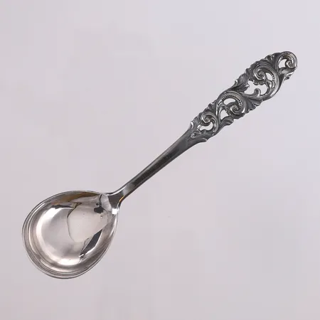 1 isskje, Telesølv, lengde 13,3cm, 830S Vekt: 17,5 g Kontakt Lånekontoret for frakt