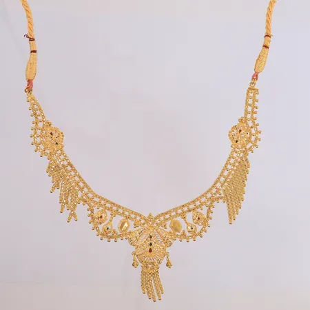 Halssmykke med justerbar snor og fargede stener, lengde opptil 78cm, bredde 3- 55mm, 18K, bruttovekt 31,4g Vekt: 0 g Kontakt Lånekontoret for frakt