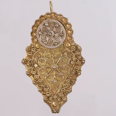 Sølje til Øst-Telemark bunad, 78x45mm, 830S Vekt: 18,7 g Kontakt Lånekontoret for frakt