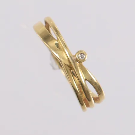 Ring med sten, ø 19,5mm, bredde 2-5mm, 14K gull. Vekt: 2,6 g Kontakt Lånekontoret for frakt