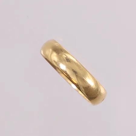 Ring, ø17,9mm, bredde 5mm, gravert, 14K Vekt: 4,8 g Kontakt Lånekontoret for frakt