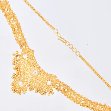 Halssmykke med blanke stener, lengde 43cm, bredde 2,3- 41mm, 22K, bruttovekt 44,2g Vekt: 0 g Kontakt Lånekontoret for frakt