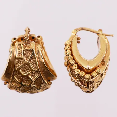 Ett par øredobber, lengde 26,7 mm, bredde 22,5 mm, 18K Vekt: 6,3 g Kontakt Lånekontoret for frakt