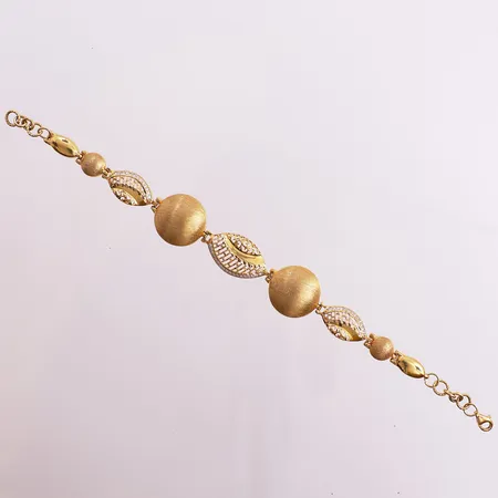 Armbånd med klare stener, lengde 21 cm, bredde 6,2 - 18,7 mm, defekt lås, 21K Vekt: 14 g Kontakt Lånekontoret for frakt