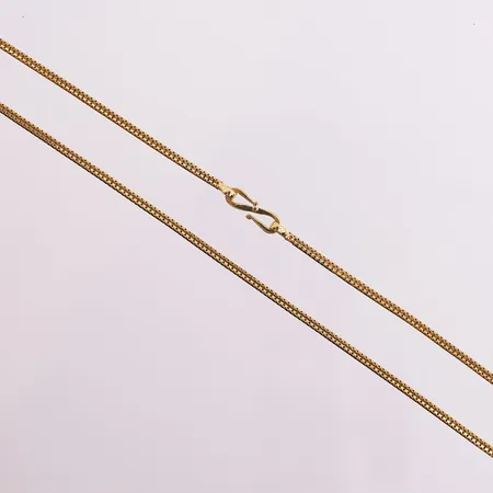 Halskjede med S-kroklås, lengde 42 cm, bredde 2,2 mm, 21K Vekt: 7,8 g Kontakt Lånekontoret for frakt