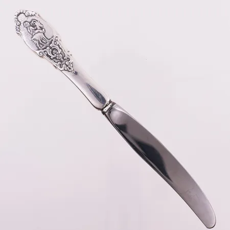 Kniv "Nils og Blåmann", lengde 17,2 cm, 830S Vekt: 45,8 g Kontakt Lånekontoret for frakt