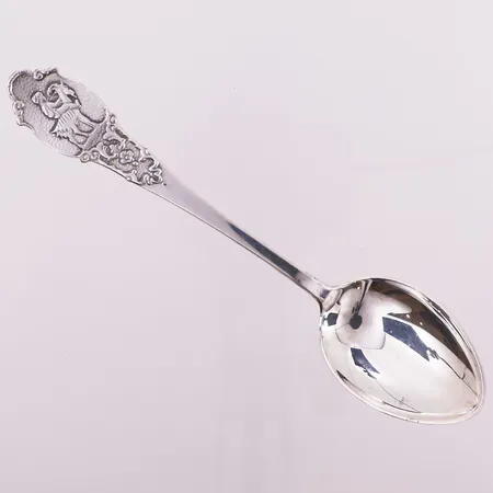 Skje "Nils og Blåmann", lengde 17,2 cm, 830S Vekt: 24,8 g Kontakt Lånekontoret for frakt