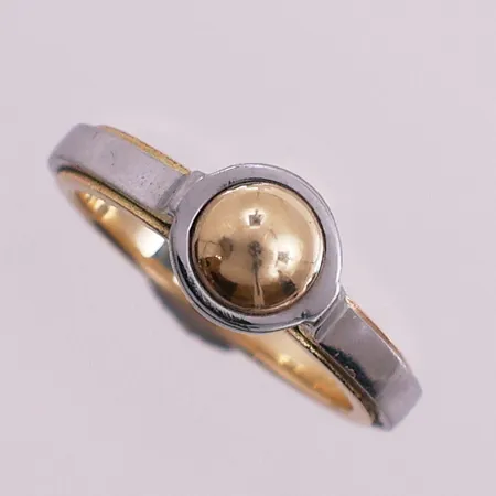 Ring to-farget, Ø 15,9 mm, bredde 3 - 7,4 mm, 14K Vekt: 4 g Kontakt Lånekontoret for frakt