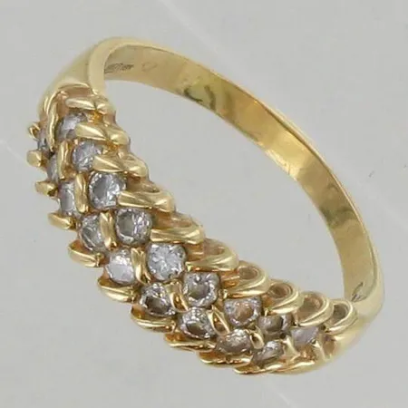 Ring med diamanter tot 0,92ctv (enligt gravyr), stl:20¼, Guldfynd. 18K Vikt: 5,6 g