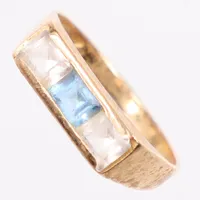 Ring med stenar, Ø15¾, 18K  Vikt: 2,3 g