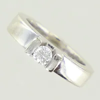 Ring, Ø 15½, diamant ca 0,20ct, diamant något lös i fattning, 14K  Vikt: 8,3 g