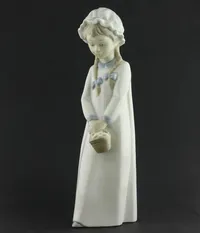 Figurin Zaphir Spanien, höjd ca 26 cm,  Vikt: 437 g Skickas med paket.