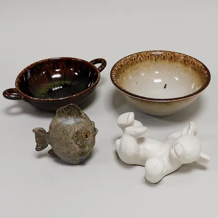 Skål med hänklar, stengods, Carl Harry Stålhane, 4,5cm, Ø14cm.  Vikt: 0 g