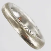 Ring, Ole Lynggaard, design Charlotte Lynggaard, Love, stl 16, bredd ca 4,5mm, vitguld, personlig gravyr, 18K Vikt: 10,7 g