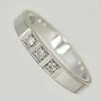 Ring, diamanter, 0,08ctv, stl.17, vitguld, mittensten skadad, 18K Vikt: 5,1 g