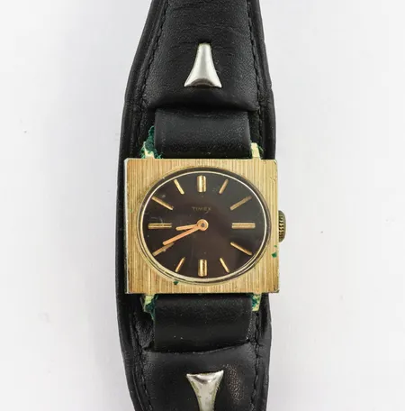 Armbandsur Timex, ca 21,8x24,8 mm, fungerade inte vid testtillfället Vikt: 0 g