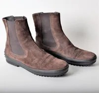 Ett par skor Tod´s, Gommini Tronchetto stl 40, brun, skopåse samt kvitto (ny pris 4499kr dec-2019). Vikt: 0 g