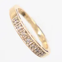 Ring, Ø16¼, diamanter 7 x ca 0,01ct, bredd 1,8-3,10mm 18K  Vikt: 2,8 g