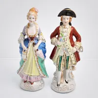 2st figuriner i porslin, höjd 23cm, importstämpel,  Vikt: 0 g Skickas med paket.