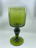 Glas, design Hugo Gehlin Gullaskruf, höjd 20 cm, Ø9 cm, grönt glas. Vikt: 0 g