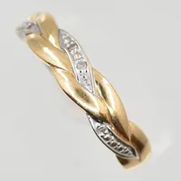 Ring med små briljanter, Stl 19, bredd 2-5 mm, GHA, 18K. Vikt: 2,4 g