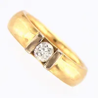 Ring med diamant 0,30ct G-H/SI, vitguldsfattning, stl: 16, bredd: 5mm, PBL, Malmö, gravyr, 18K  Vikt: 7,9 g