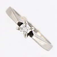 Ring vitguld med diamant 0,12ct G-H/SI, 16½, bredd: 1,5-2mm, år 1965, Ceson, 18K, Finns för visning på Pantbanken Amiralsgatan  Vikt: 2,9 g