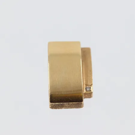 Hänge med diamant ca 0,01ct, Sandberg Sweden AB Stockholm, 18K Vikt: 5,2 g