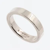 Ring , stl 54 ca 17½mm, bredd ca 4 mm, vitguld, 18K Vikt: 7,5 g
