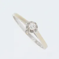 Ring vitguld med diamant 0.08ct, stl 17¼ mm, bredd ca 1,4-4,5 mm, GFAB 1981, 18K Vikt: 1,5 g