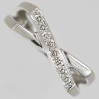  Ring, åttkantslipade diamanter 9x0,005ct, Ø17, bredd:2,5-6,5mm, vitguld, 18K Vikt: 3,6 g