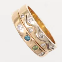 Ring med diamanter 11 x ca 0,02ct - 0,03ct, två färgade diamanter, grön, blå, två ihopsatta ringar, vitguld/gultguld, stl 17¼, 18K  Vikt: 7,4 g