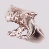 Ring, delfiner, stl 18½, silver 925/1000 Vikt: 4,4 g