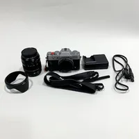Digital systemkamera Fujifilm X-T20, snr: 8AQ21274, 24,3MP, Fujinon FX 18-55mm F2.8-4 R LM OIS, srn: 8AA17584, linsskydd, motljusskydd, 64GB SD kort, laddare, batteri, instruktionsbok, originalkartong Vikt: 0 g