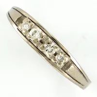 Ring, vitguld med diamanter, 0,16ct, stl 18½, bredd 4,5mm, 18K Vikt: 3,7 g